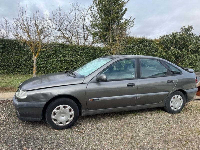 Renault Laguna 1.8 115cv 1996 - foto 1