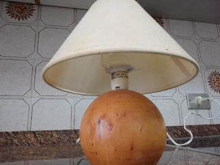 Lámpara de mesa madera y tela