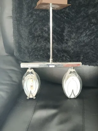 Lampara le falta un cristalino pero nueva