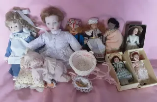 Lotto di bambole in ceramica