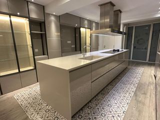 Cocina Lujo Completa con Isla Central - Seminueva