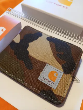 Cartera Carhartt Camuflaje
