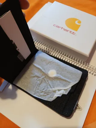 Cartera Carhartt Camuflaje