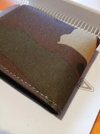 Cartera Carhartt Camuflaje