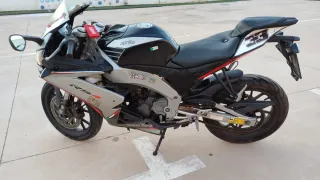 Moto aprilia rs4 de 125cc  edición Marco melandri