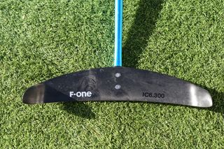 F-One Gravity 2200 + Estabilizador