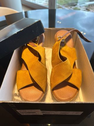 Sandalias De Cuña De Esparto Con Tiras Brillantes - Artesanía Española, Plantilla De Gel Comfort, Tacón 8.5 Cm, Ideales Para Eventos Especiales