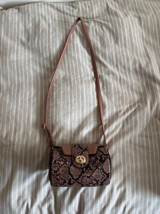 Bolso estampado serpiente dorado y rosa