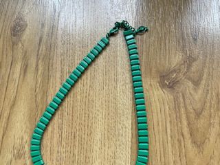 Collar verde rígido Stradivarius