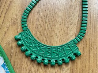 Collar verde rígido Stradivarius