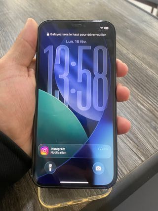 iphonne 12pro en color azul 256gb 74bateria