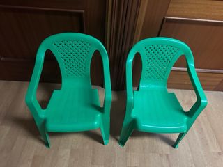 2 Sillas Infantiles Verdes