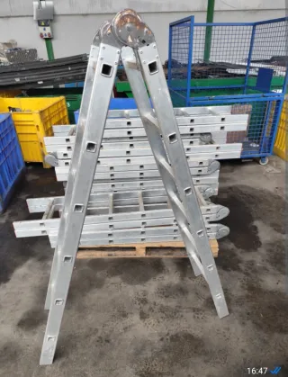 Escalera de aluminio plegable