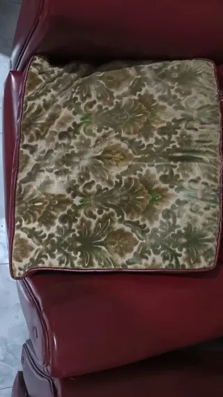 Sofá cama Vintage Piel Rojo Años 80 .