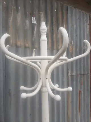 Perchero madera 185 cm de alto