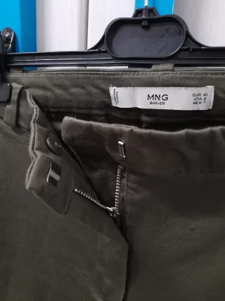 Pantalón Mango verde oliva