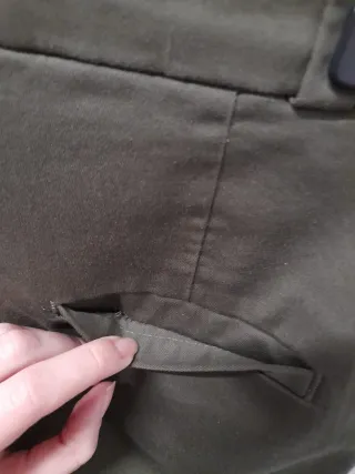 Pantalón Mango verde oliva