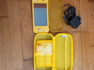 Nintendo Switch Lite gialla