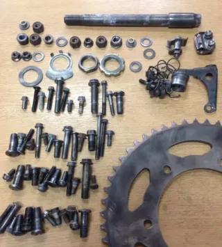 Zincado y Restauración de tornillos, soportes, eje