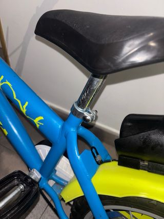 Bici infantil con ruedines incluidos como nueva