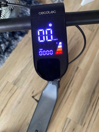 Patinete eléctrico  Bongo cecotec D20