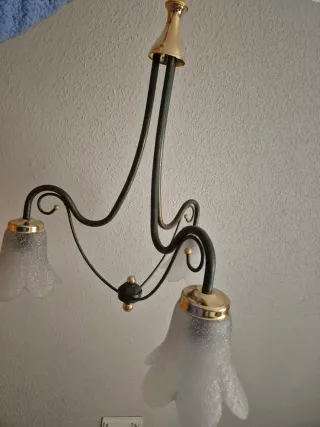 Lámpara de techo con tulipas de flor