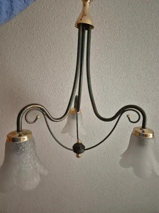 Lámpara de techo con tulipas de flor