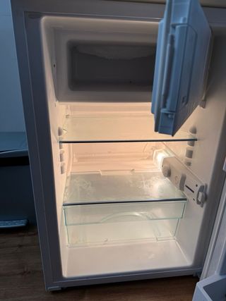 Nevera pequeña blanca Liebherr