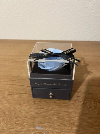 Rosa eterna, colgante mom