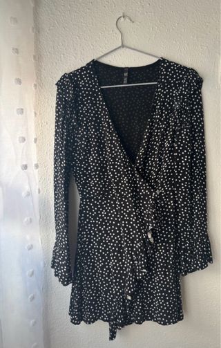 Vestido mono lunares zara