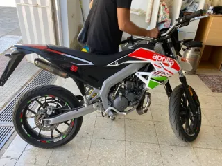 Aprilia SX 50cc Supermotard Morado/Plata