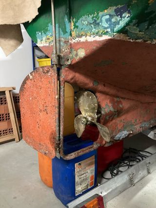 Barco con motor Deutz 24 CV Diesel