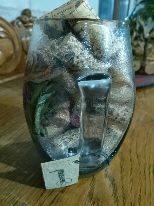 Jarra antigua vino pintada a mano. Pieza unica