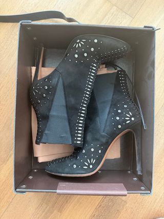 Botin ante marca Alaïa