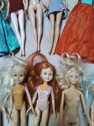 Lotto Barbie e bambole assortite