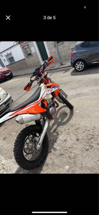 Moto Enduro KTM Naranja Blanca