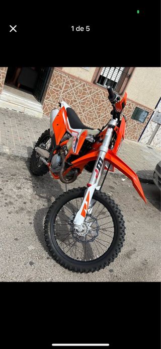 Moto Enduro KTM Naranja Blanca