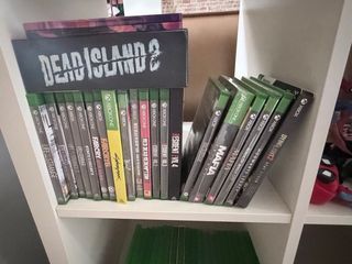 Xbox Series X con dos mandos