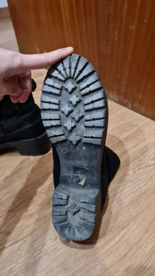 Botines de ante negro