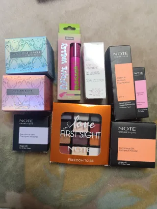 Lote de cosmética y maquillaje