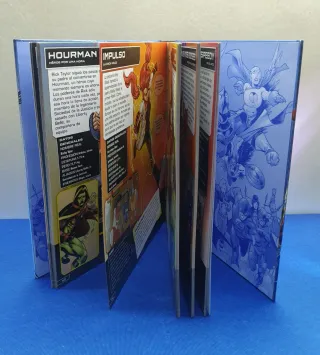 LIBRO LA GUIA DEFINITIVA DE PERSONAJES DC COMICS