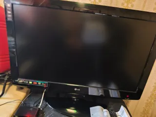 Televisión LG 37 Negra con TDT a parte no es smart