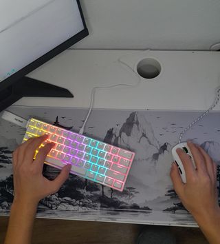 Pack Gaming Teclado 60% + Alfombrilla