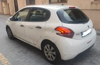 Peugeot 208 2015
