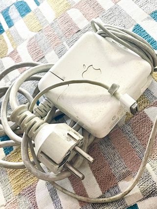 Cargador portatil Apple Mac