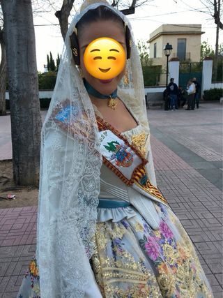 Traje de fallera completo VIVES Y MARÍ blanco