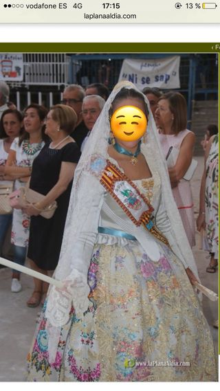 Traje de fallera completo VIVES Y MARÍ blanco