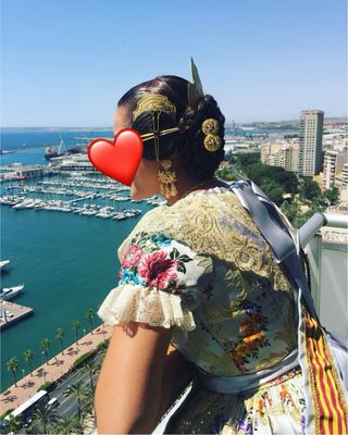 Traje de fallera completo VIVES Y MARÍ blanco