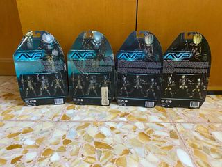 Neca predator figure set