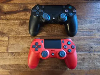 PS4 Slim 1TB + 2 mandos + caja – Muy buen estado